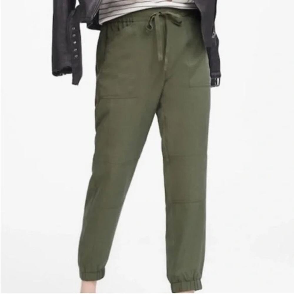 Banana Republic Utility Jogger Green Lyocell Size Medium Casual Pant